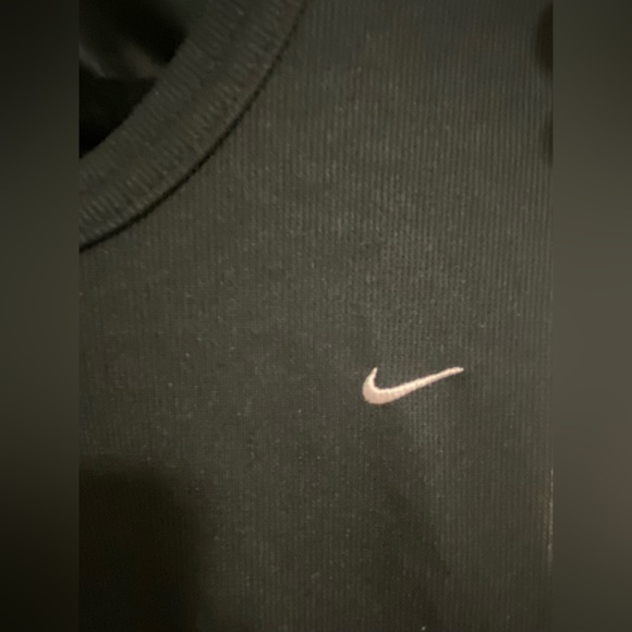 ❤️Nike top for sale❤️ - Picture 4 of 5